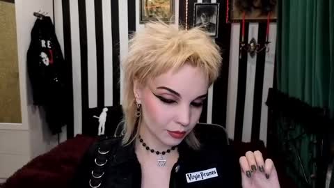 Nancy online show from 10-24-25, 11:34