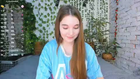 Luna online show from 02-19-25, 09:28