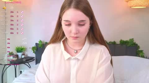 Luna online show from 09-22-25, 05:09