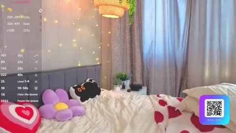 Luna online show from 05-07-26, 05:57