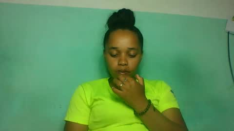 nandrianina416143 online show from 06-19-26, 06:18