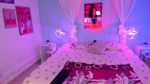 Naomi online show from 02-13-26, 08:27