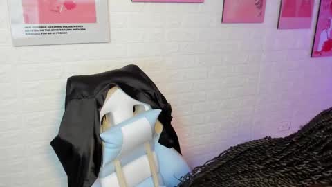 Naomi online show from 03-18-26, 07:50