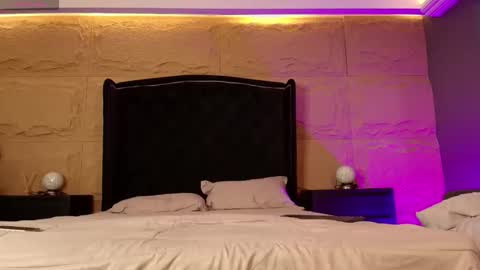 Naomi online show from 10-16-25, 08:32