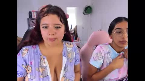 Snapshot of naomi_johnson132 chatting on 05-24-26, 10:15 nahomi online show from 05-24-26, 10:15