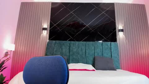 Naomi online show from 05-06-26, 11:59