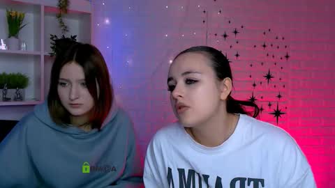 Snapshot of naomi_pratt chatting on 12-22-25, 12:46 Naomi online show from 12-22-25, 12:46