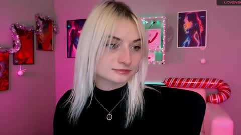 Snapshot of naomi_pratt chatting on 01-05-26, 08:45 Naomi online show from 01-05-26, 08:45