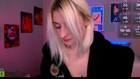 Snapshot of naomi_pratt chatting on 01-15-26, 08:56 Naomi online show from 01-15-26, 08:56