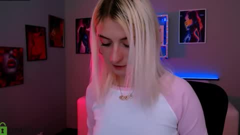 Snapshot of naomi_pratt chatting on 01-17-26, 09:18 Naomi online show from 01-17-26, 09:18