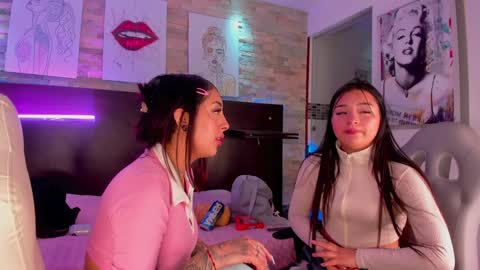 my main account is missnickeloo online show from 12-02-24, 05:15