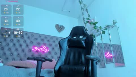 Naomi online show from 10-06-25, 10:56