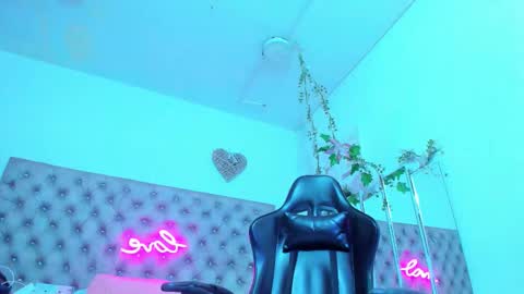 Naomi online show from 01-12-26, 11:48