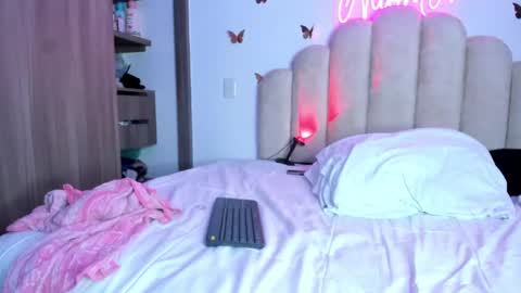    online show from 10-17-25, 01:31