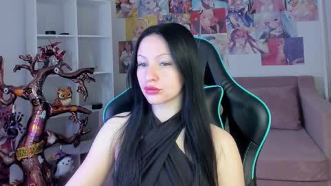 Snapshot of naomiblakes chatting on 11-08-25, 05:40 Naomi online show from 11-08-25, 05:40