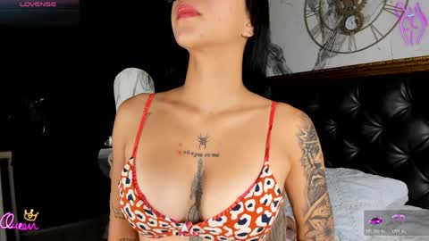 Snapshot of naomifrost chatting on 04-21-26, 12:11 Naomi Frost online show from 04-21-26, 12:11