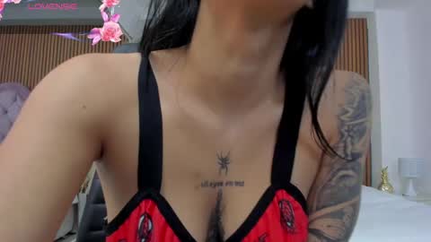 Snapshot of naomifrost chatting on 04-29-26, 01:26 Naomi Frost online show from 04-29-26, 01:26