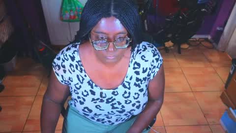 Naomi online show from 05-11-26, 08:06