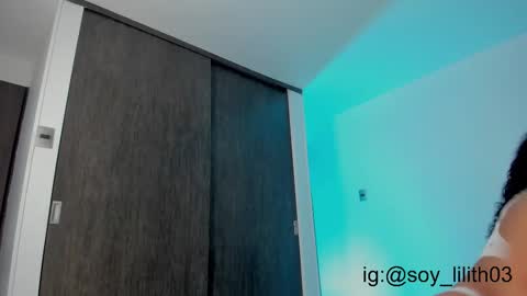 Naomi  online show from 11-09-25, 02:43