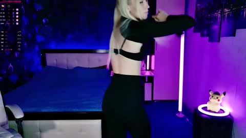 naomihita online show from 11-21-25, 05:00