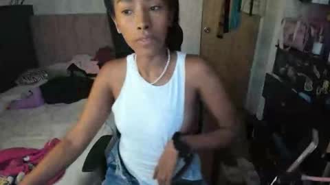 Naomii online show from 01-06-25, 10:26