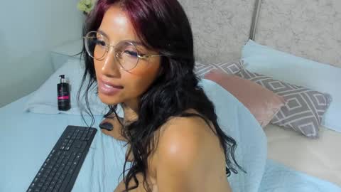 naomiiii   online show from 12-05-24, 05:15