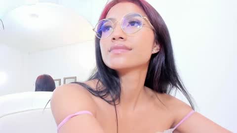 naomiiii   online show from 01-16-25, 04:49