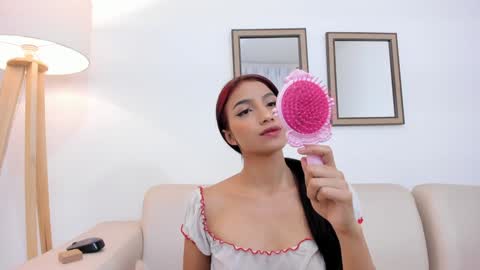naomiiii   online show from 01-18-25, 01:19
