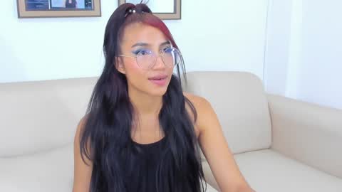naomiiii   online show from 01-28-25, 01:08