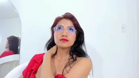 naomiiii   online show from 01-31-25, 01:43