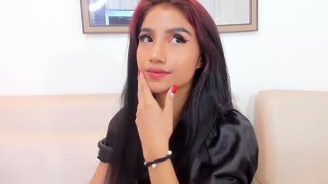 naomiiii   online show from 01-31-25, 11:03