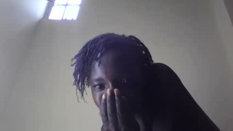 Snapshot of naomilittle31025 chatting on 10-10-25, 09:41 naomilittle31025 online show from 10-10-25, 09:41