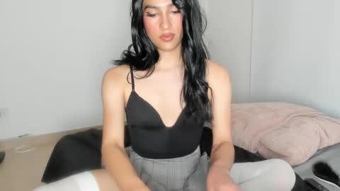 Naomi Moore online show from 02-06-25, 02:11