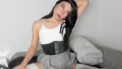 Naomi Moore online show from 10-09-25, 11:36