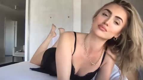 naomirhoades online show from 02-10-25, 01:03