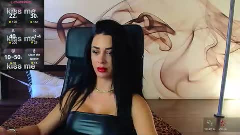 Snapshot of naomiscarlett chatting on 08-08-26, 07:10 NaomiScarlett online show from 08-08-26, 07:10
