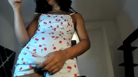 naomiwildburn online show from 11-05-25, 02:17