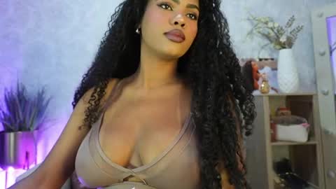Naomi     online show from 05-07-26, 06:52
