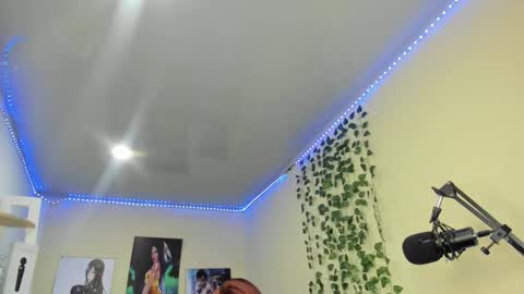 naomy online show from 12-18-24, 01:48