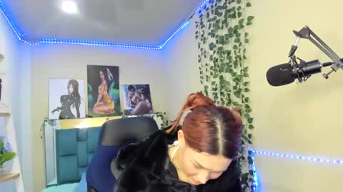 naomy online show from 12-31-24, 05:18