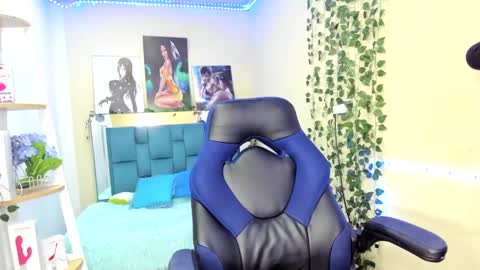 naomy online show from 01-04-25, 01:21