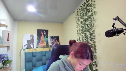 naomy online show from 01-04-25, 07:34
