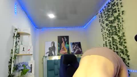 naomy online show from 12-26-24, 02:01