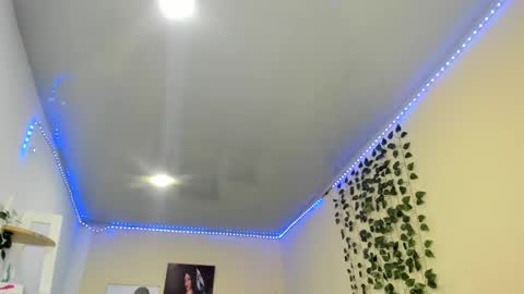 naomy online show from 01-13-25, 01:23