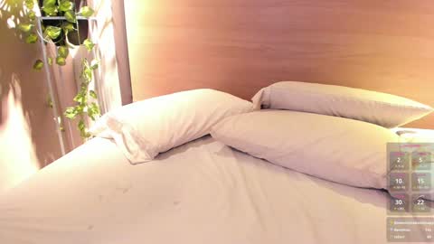 Naomy  online show from 01-22-25, 01:20