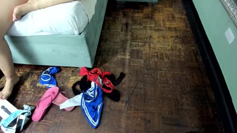 Naomy online show from 12-19-25, 06:48