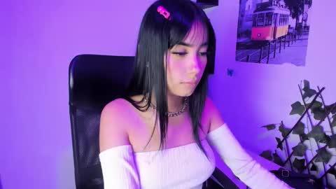 Snapshot of naomywatsonm chatting on 11-07-25, 02:28 Naomy Watson online show from 11-07-25, 02:28