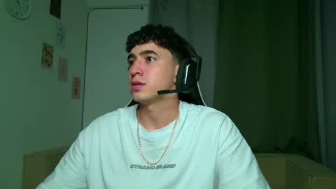 Snapshot of naranjo_seb chatting on 10-03-25, 03:58 sebastian online show from 10-03-25, 03:58