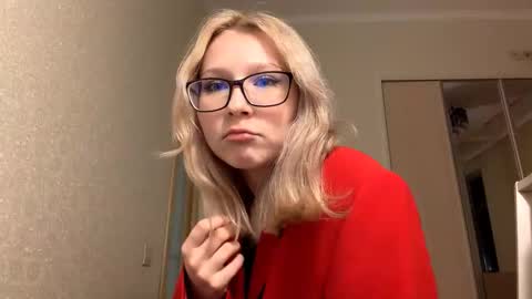 Sarah  online show from 03-17-26, 03:48