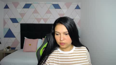 Snapshot of nare_celebi chatting on 12-13-24, 02:10 N A R E online show from 12-13-24, 02:10